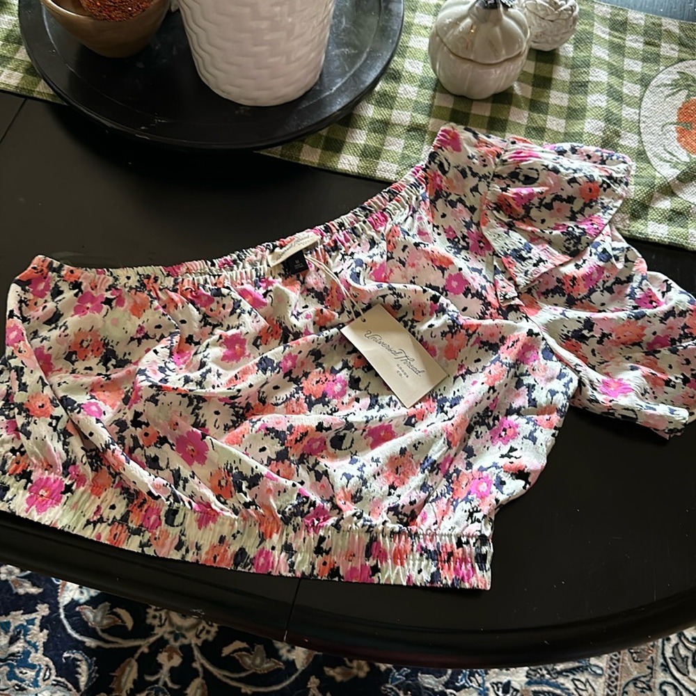 Off shoulder one sleeve top